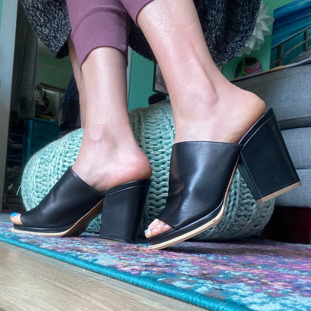 🖤Clergie Heeled Mules🖤 - Picture 5 of 17